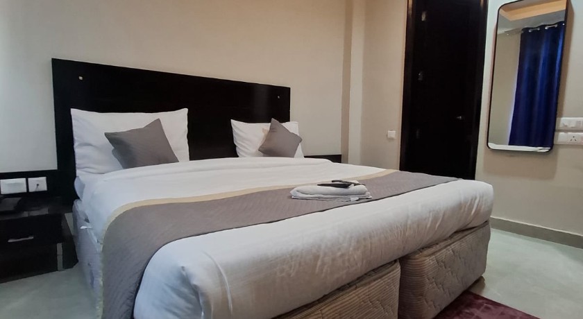 Giriraj Hospitality Services in Gurgaon