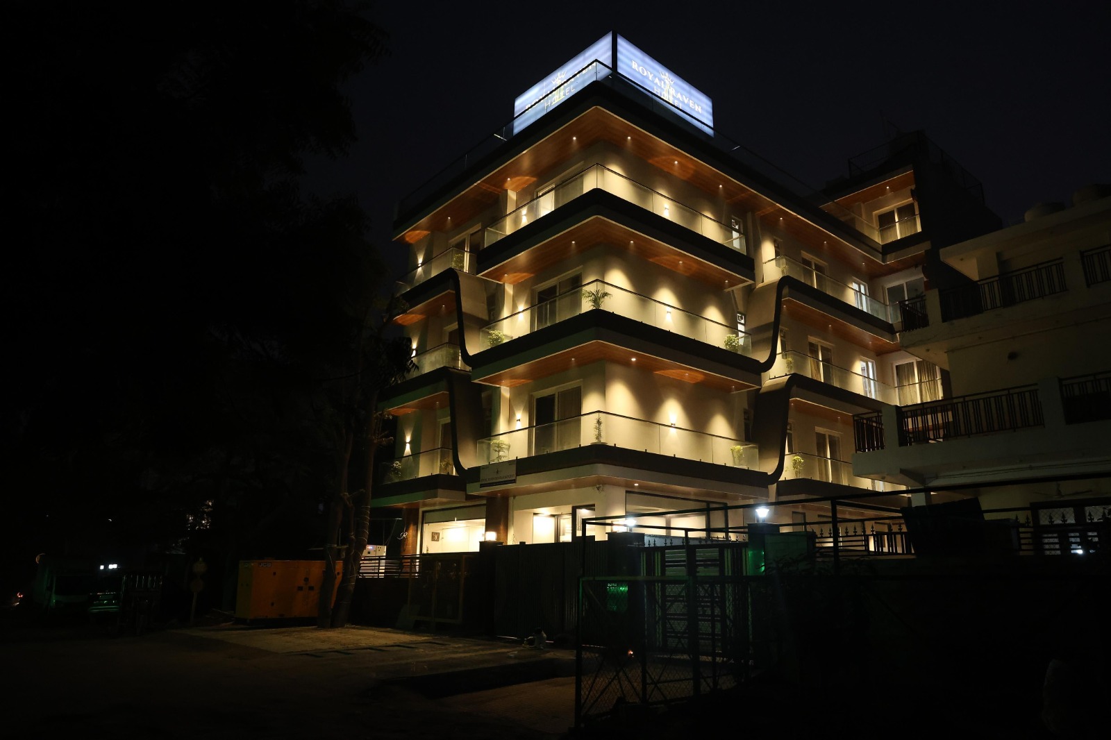 Royal Raven Hotel in Noida
