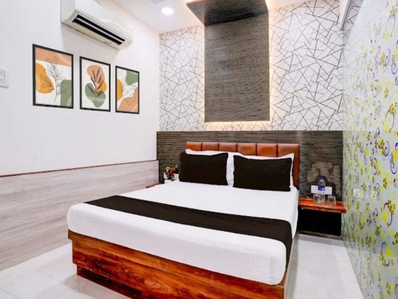 Hotel Savera in Vasai