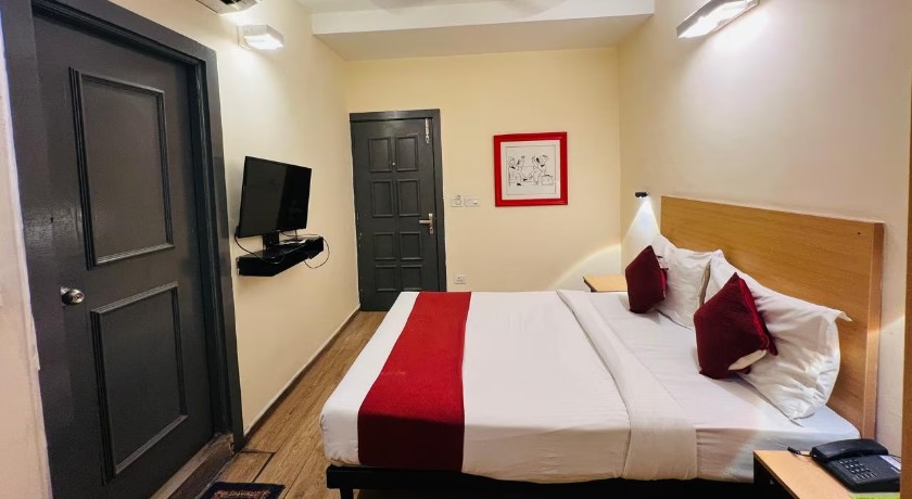 Hotel Dlive Indore in Indore