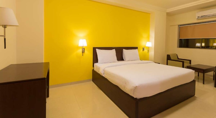 Ginger Thane in Thane