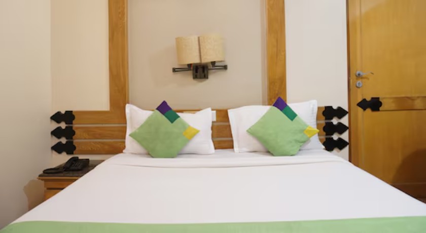 Hotel Deccan 8 in Pune