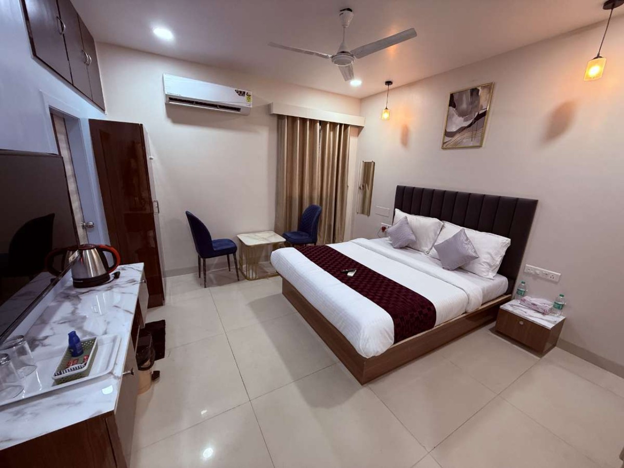 Hotel Silver Leaf in Mumbai