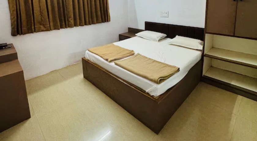 Mayura Boarding Lodging and Rooms in Bangalore