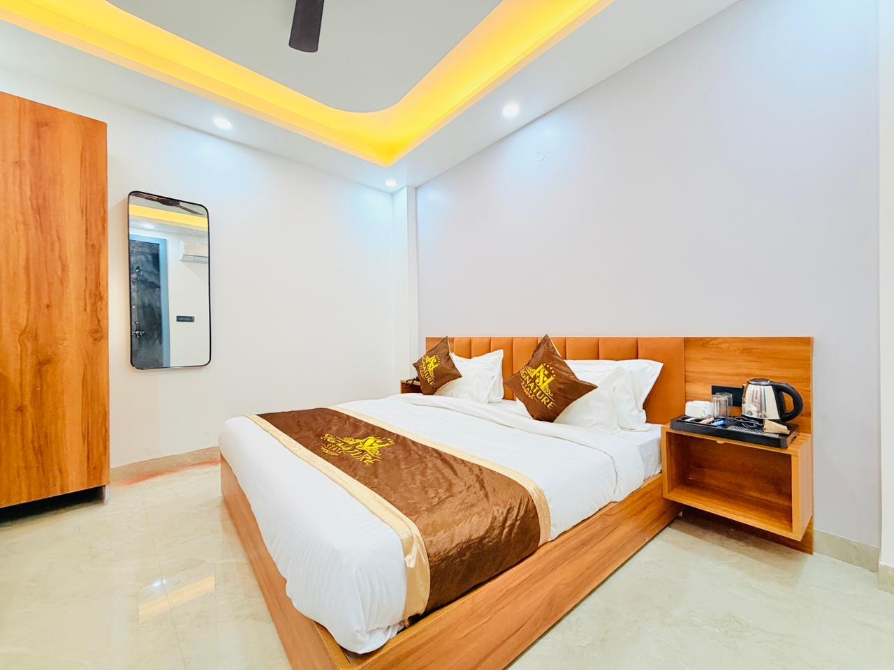 Hotel Atlantis Suites by Signature Stays in Delhi
