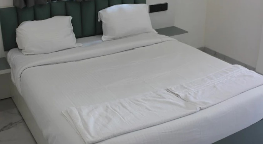 Zenora Stays in Pune