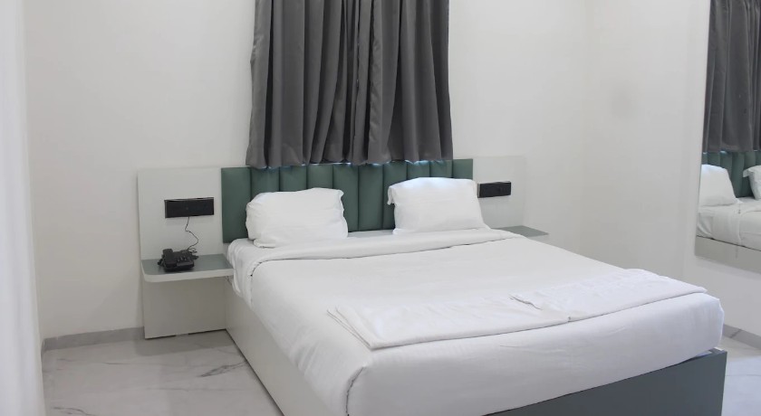 Zenora Stays in Pune