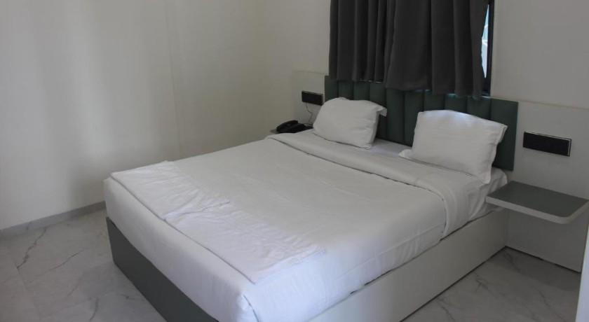 Zenora Stays in Pune