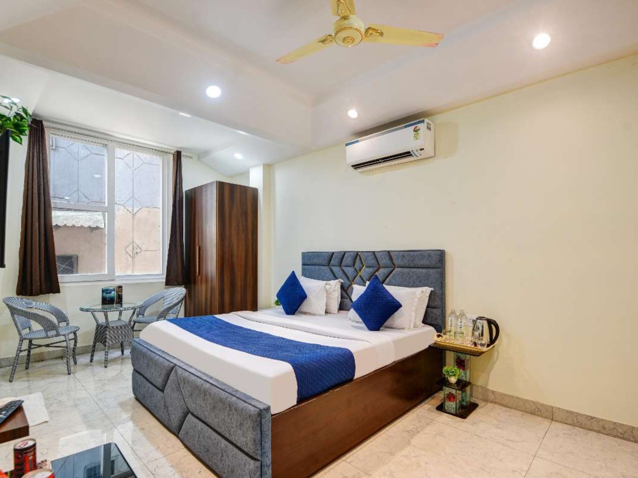 Black Rose Rohini Sector 15 in Delhi