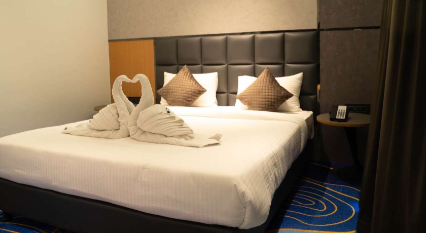 Magnus Lxia Premier in Pune