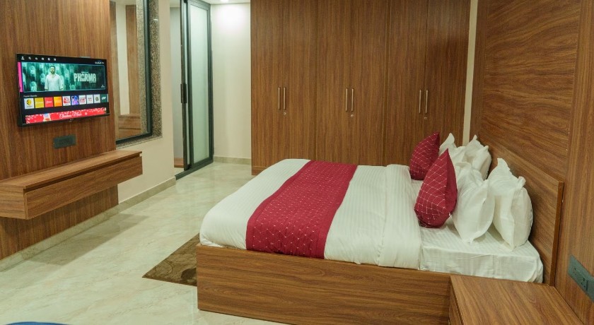 Hotel Divine Residency in Noida