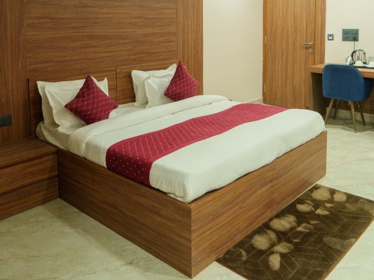 Hotel Divine Residency in Noida