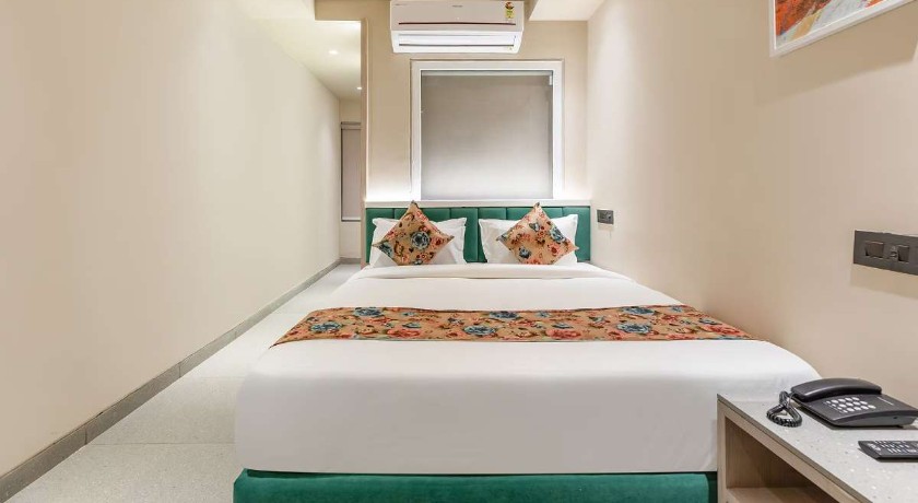 Hotel Red Vibe in Bhopal