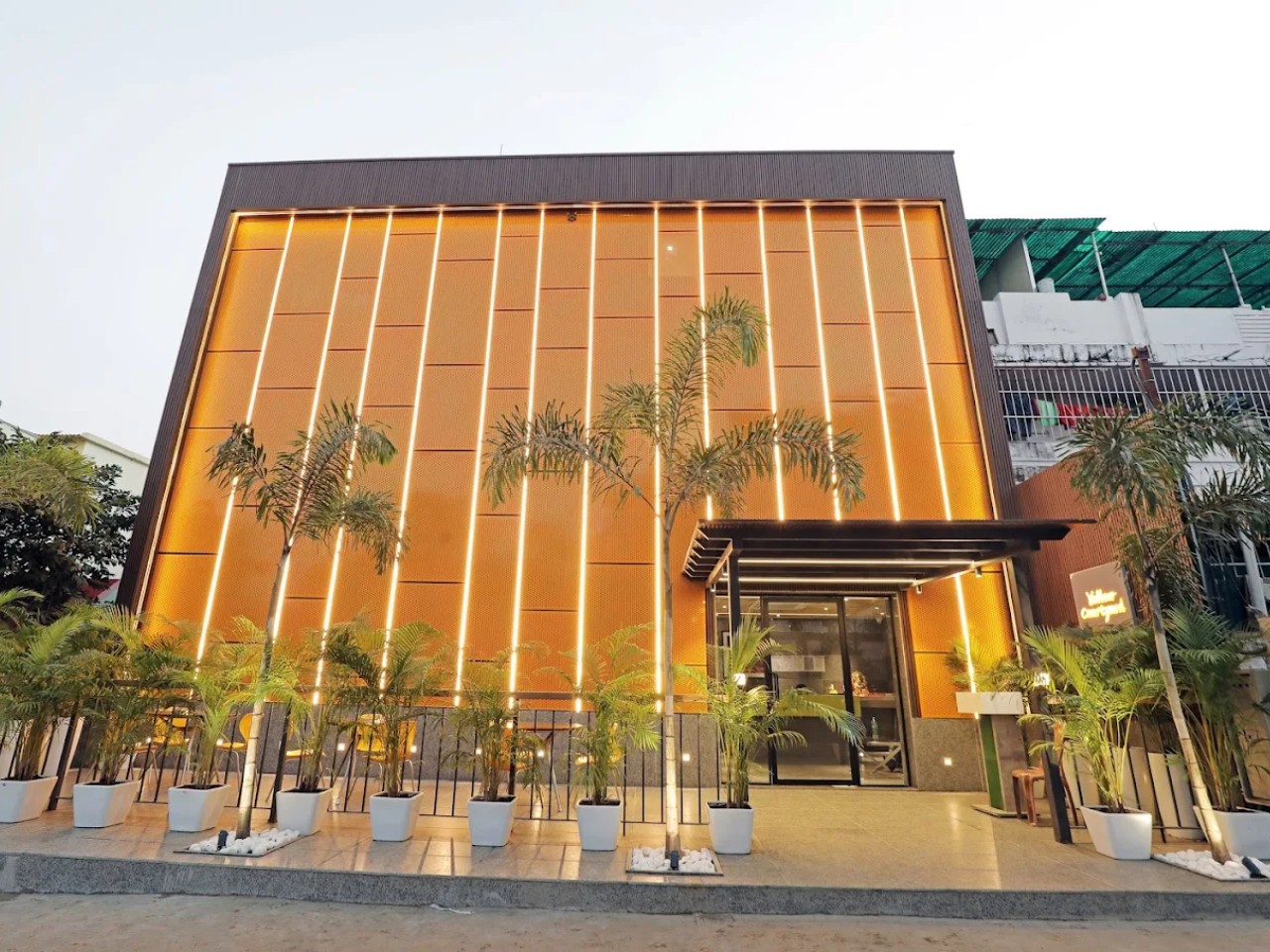 Hotel Yellow Courtyard in Bhopal