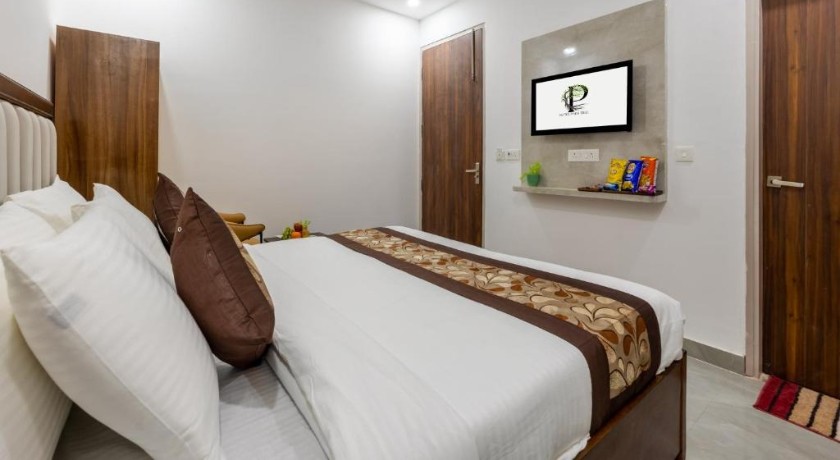 Hotel Park Tree in Noida