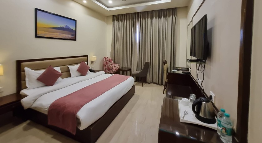 Hotel Star Wood in Dehradun