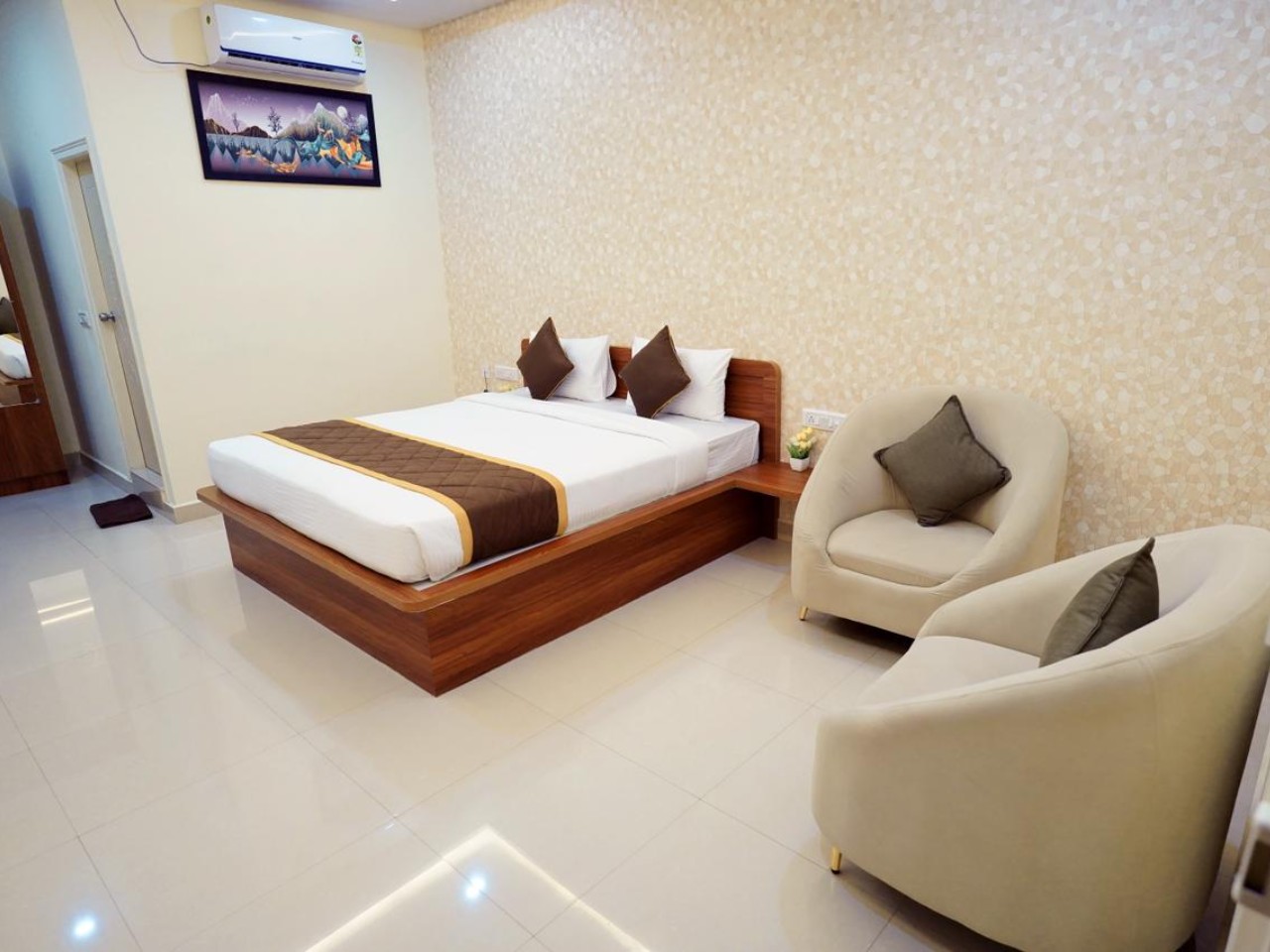 Hotel Golden Stay in Bangalore
