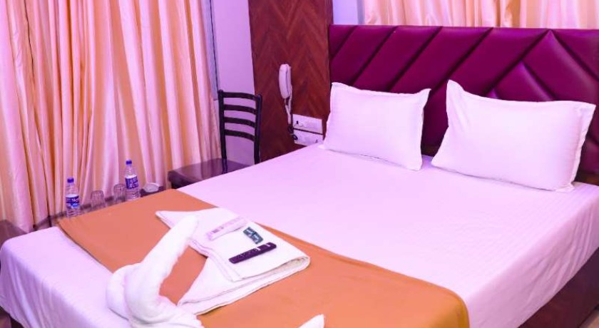 Hotel Sunday Residency in Thane