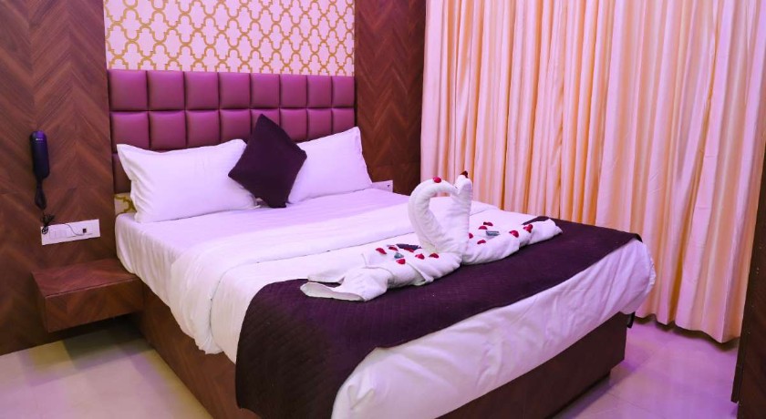 Hotel Sunday Residency in Thane