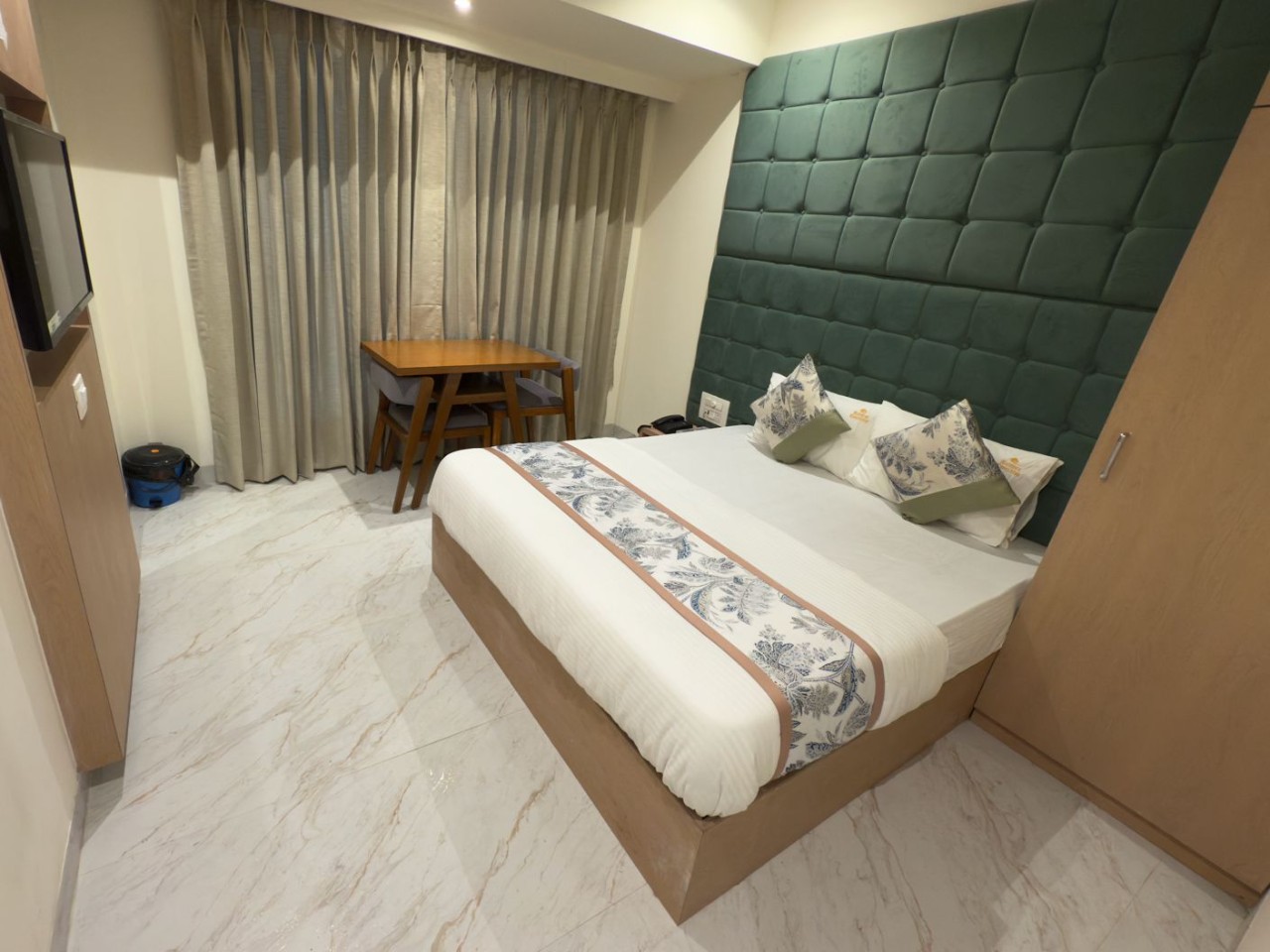 Hotel Zampex Executive in Navi Mumbai