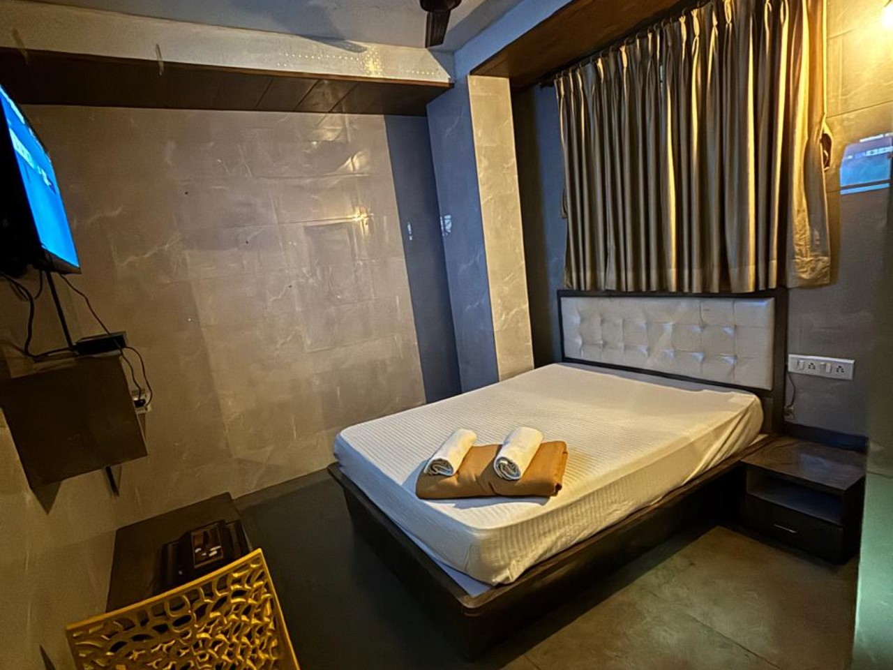 Hotel Saidan Lodging in Navi Mumbai