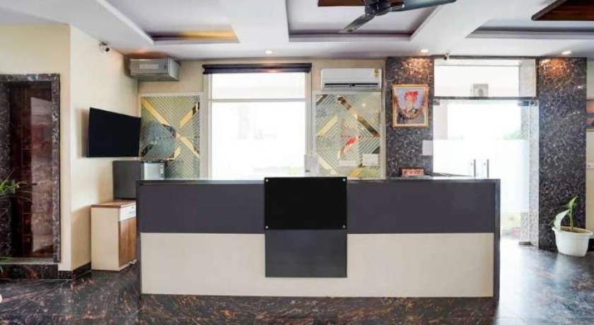 Hotel Palm Tree in Jaipur