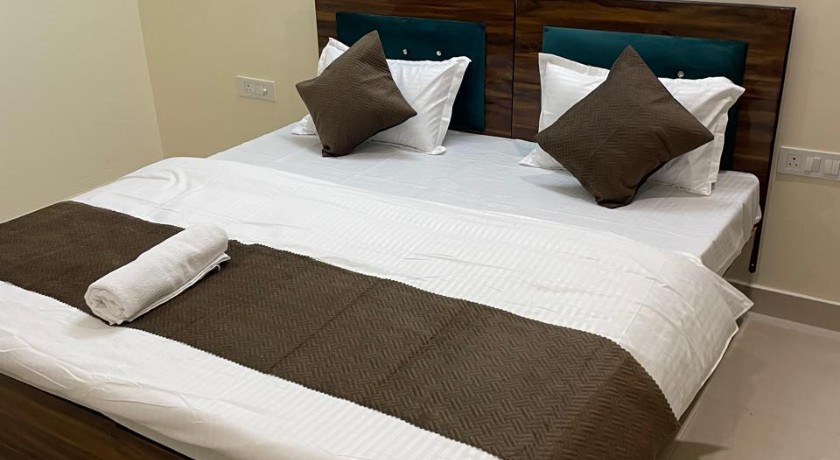 Cozy Stay Hotel in Noida