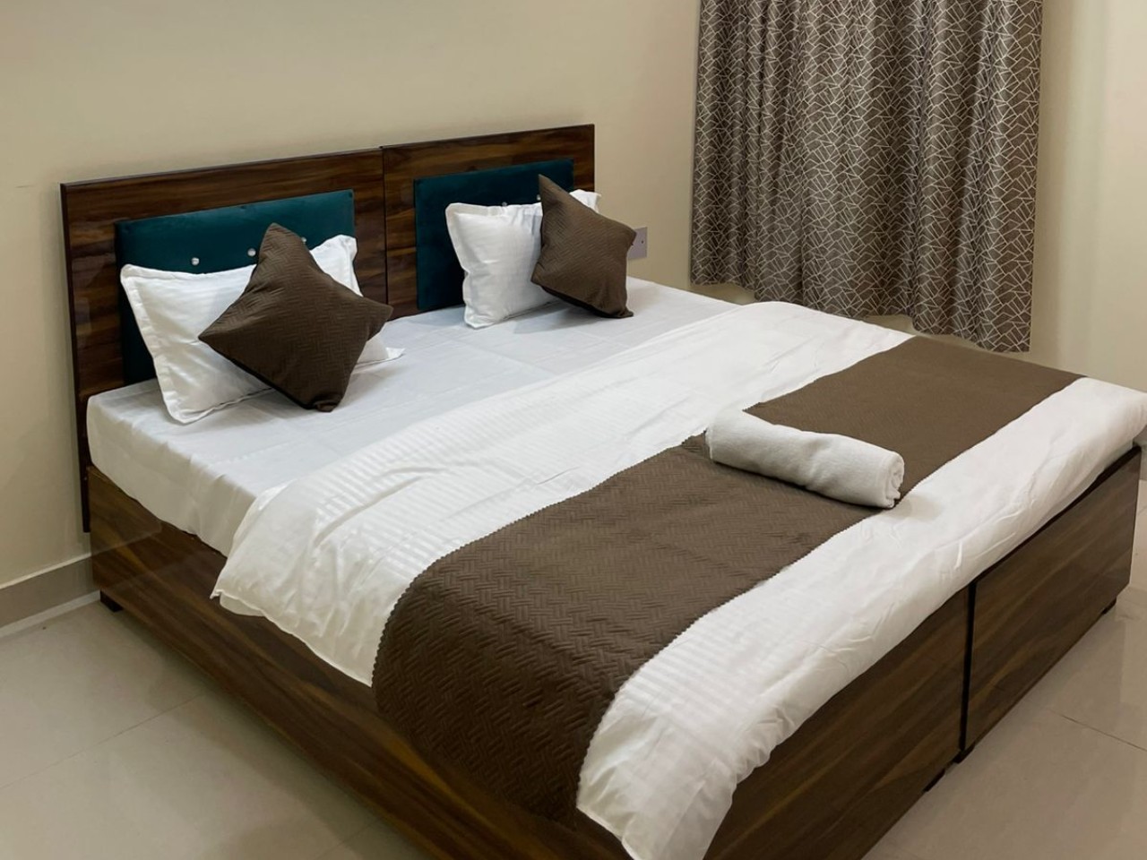 Cozy Stay Hotel in Noida