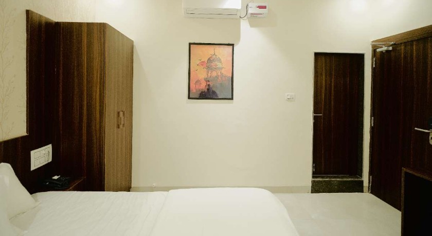 Hotel Vibez Inn in Jabalpur
