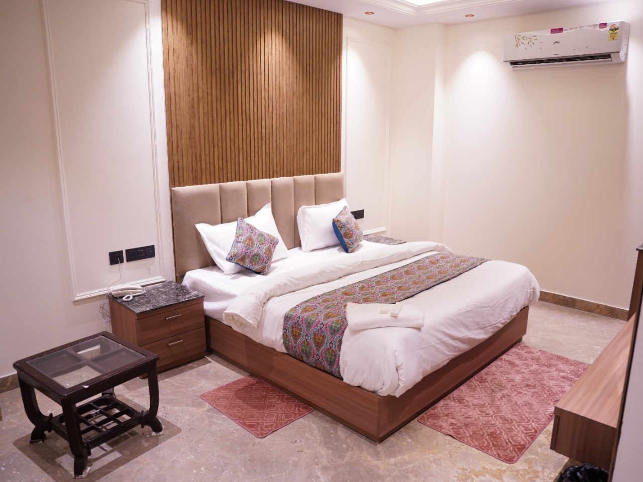 Hotel Elvilla in Delhi