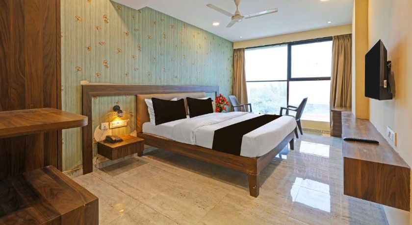 Hotel Om Shiv in Vadodara