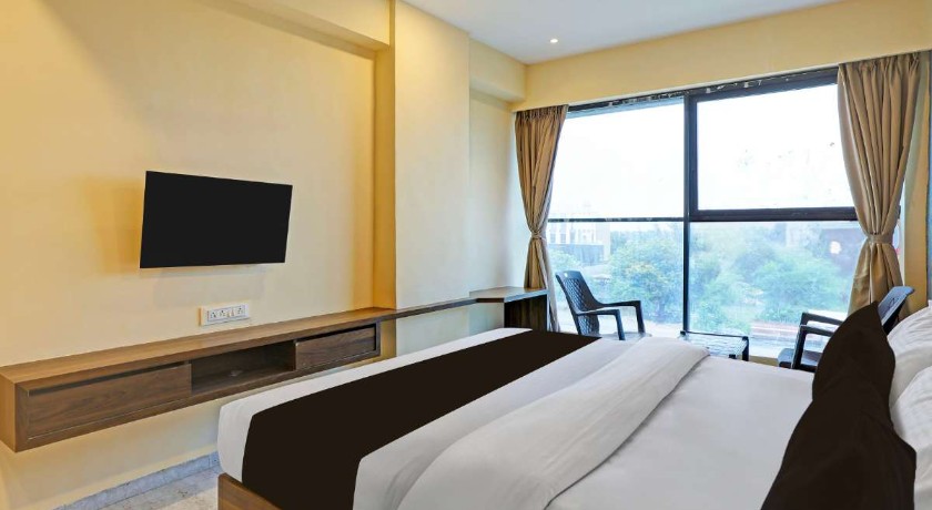 Hotel Om Shiv in Vadodara