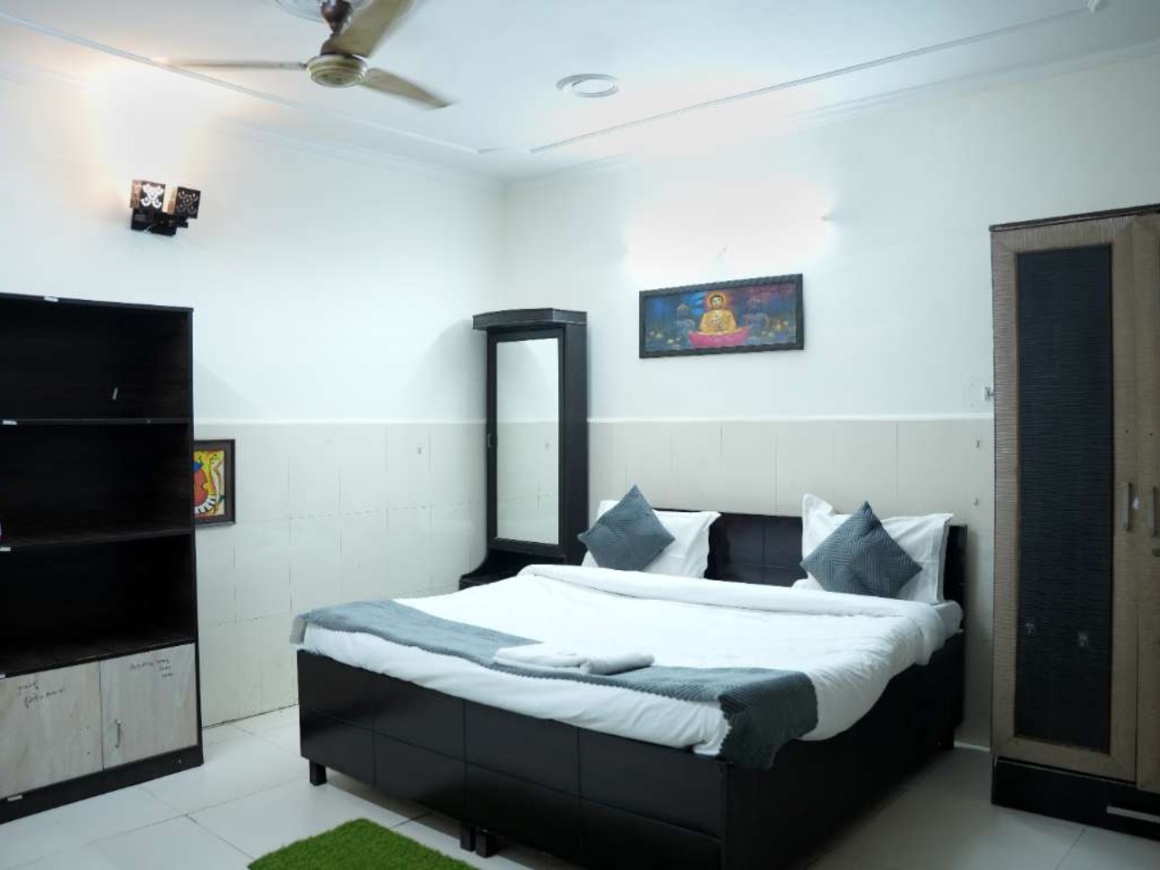 Hotel Shiv Palace in Delhi