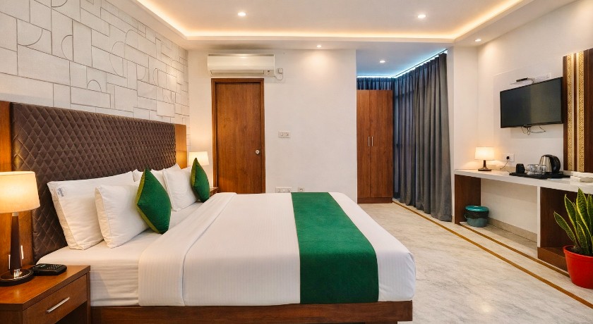 Hotel Good Luck By JMD Group in Delhi