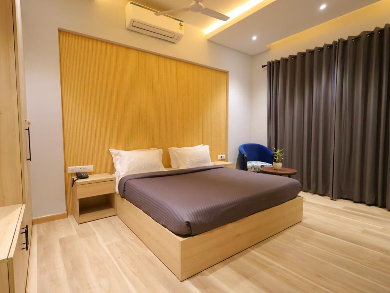 Hotel V Stays in Gurgaon