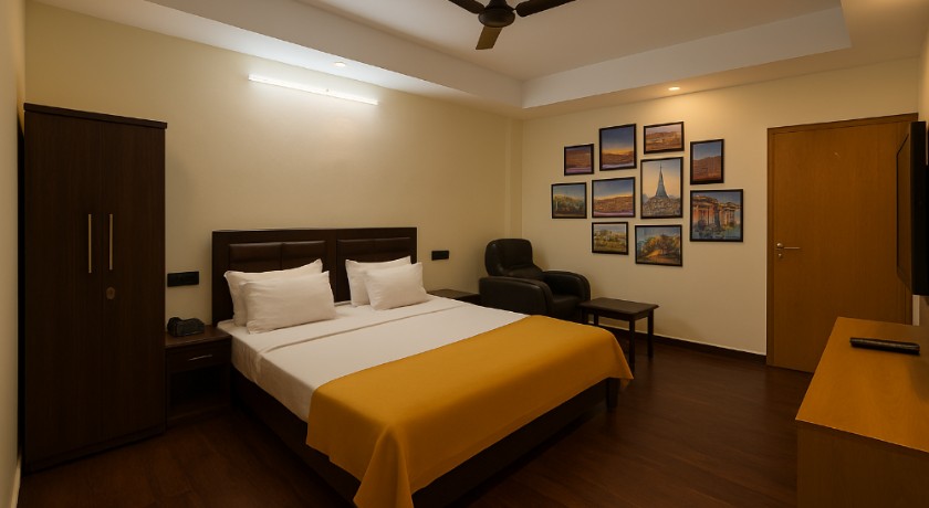 Golden M Riz Hotel in Lucknow