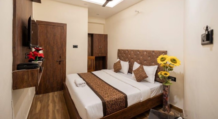 Hotel Kamal Palace in Lucknow