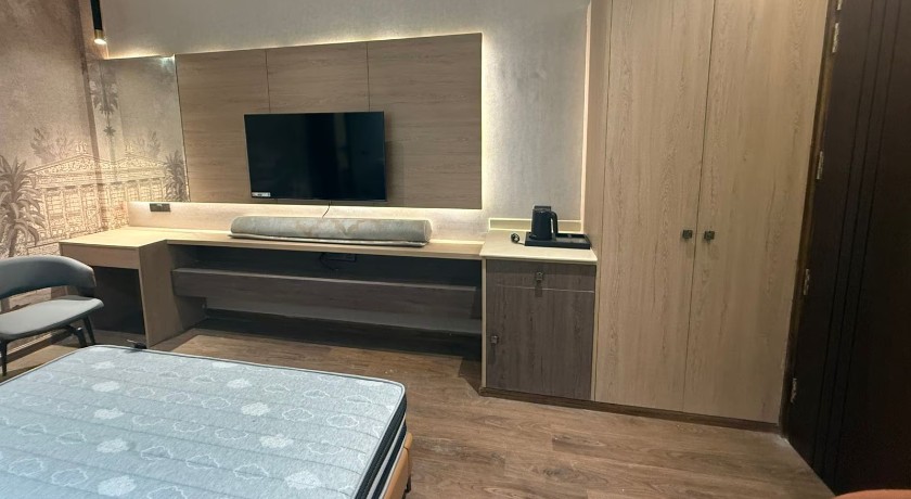 Saltstayz Premier-Sector 26 in Noida