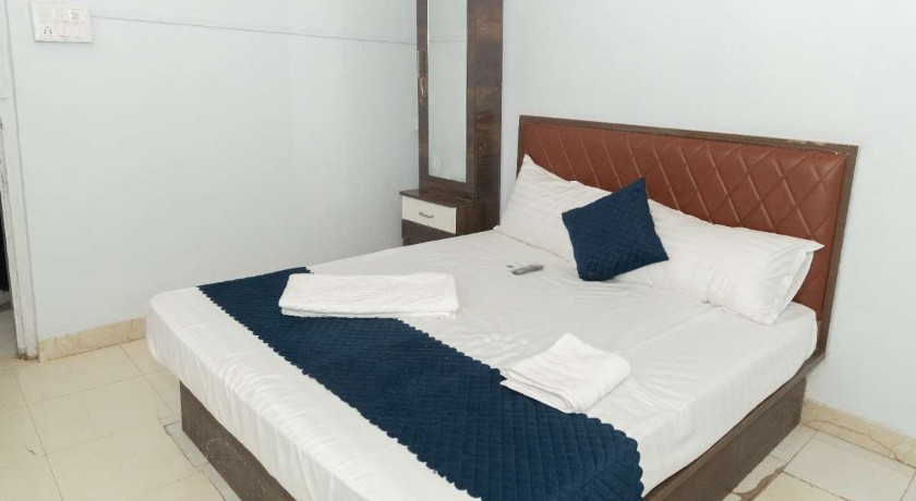 Hotel Midnight Lodging and Boarding in Panvel