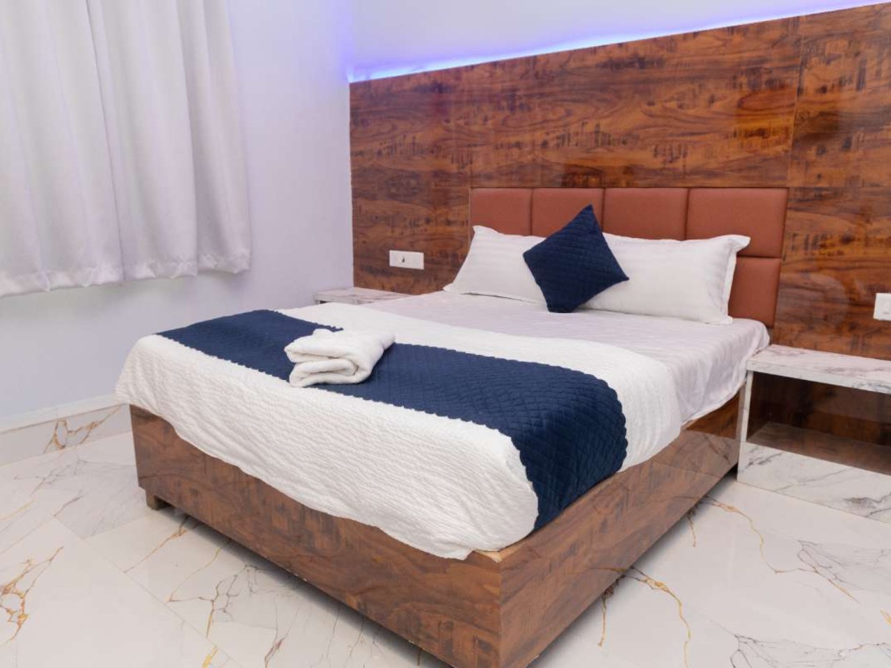 Hotel Midnight Lodging and Boarding in Panvel