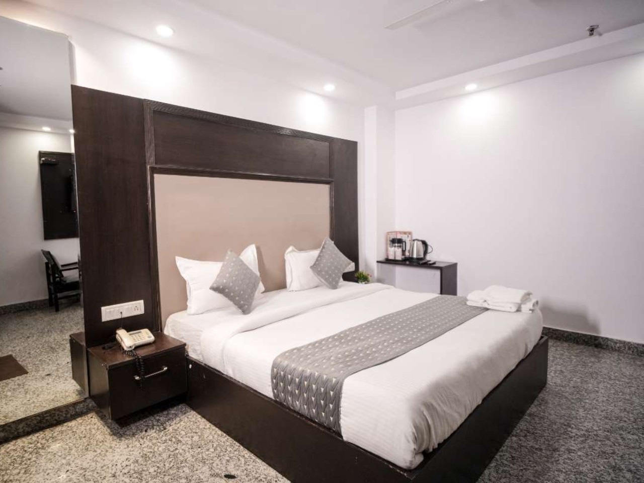 Hotel Anand Empire in Delhi