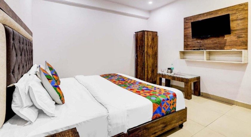 Hotel Golden Stone in Ghaziabad