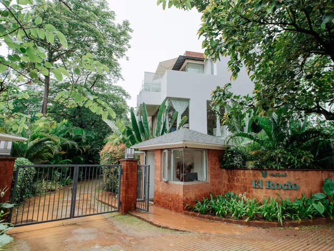 Palette by REVE Escapes - Premium 2 BHK Apartment near Anjuna Beach in Goa