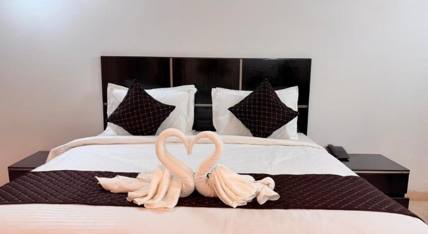 Floryn Stayz-Huda City Centre in Gurgaon