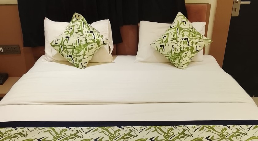 Gurudev Inn Lodge in Pune