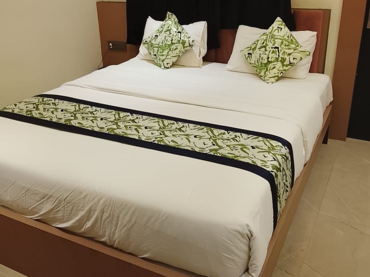 Gurudev Inn Lodge in Pune