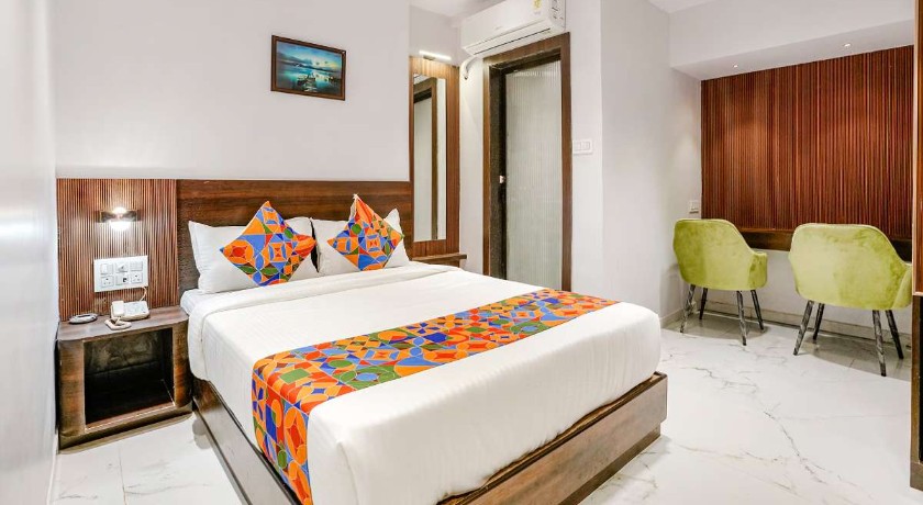 Hotel Peralz in Mumbai
