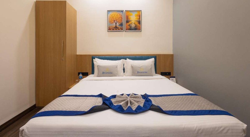 Hotel Pravasa Stay, Luv Kush Square in Indore