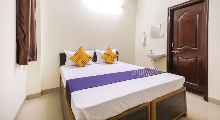 Hotel Silver Peace in Indore