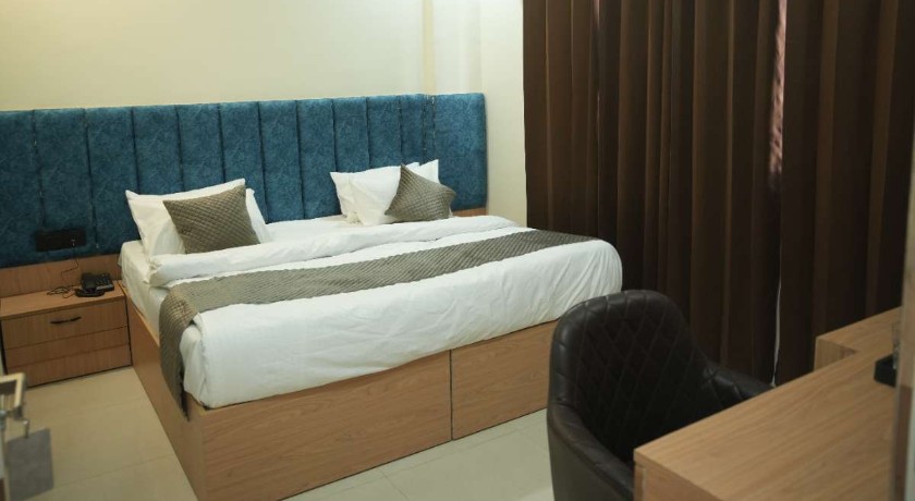 Hotel Raas Guestline in Noida